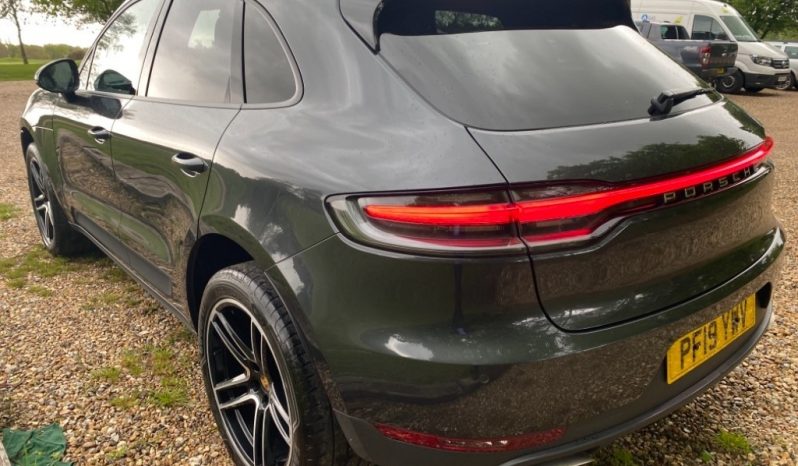 Porsche Macan full