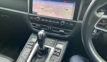 Porsche Macan full